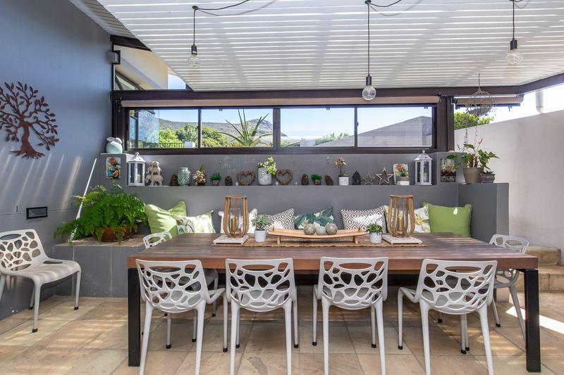 3 Bedroom Property for Sale in Stonehurst Mountain Estate Western Cape